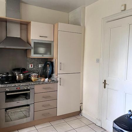 Private Room In Charming Detached House In Newington Edimburgo Esterno foto