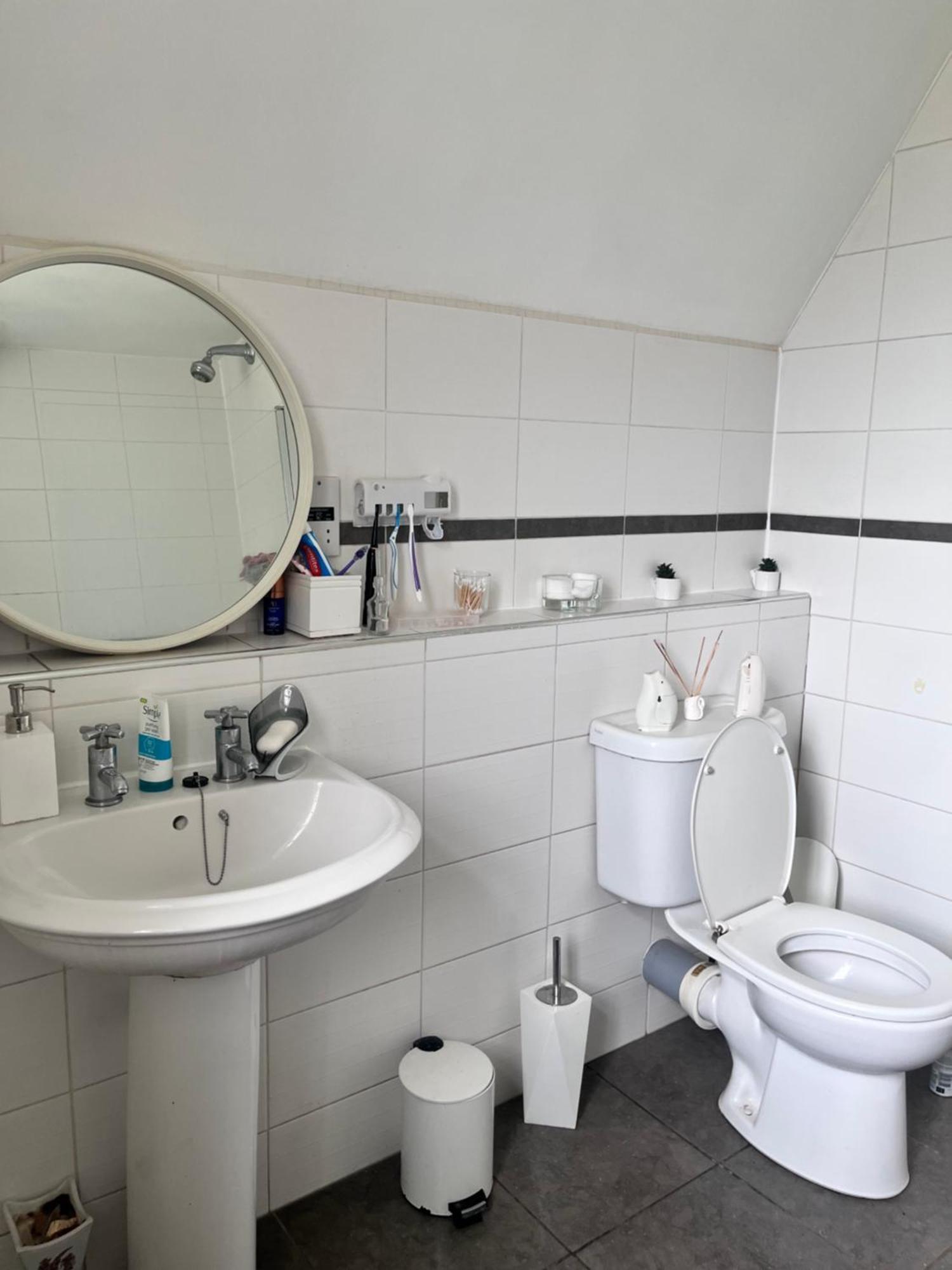Private Room In Charming Detached House In Newington Edimburgo Esterno foto